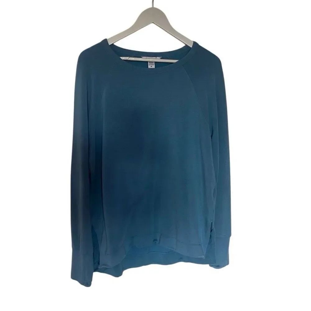 Athleta blue long sleeve soft sweatshirt size medium
